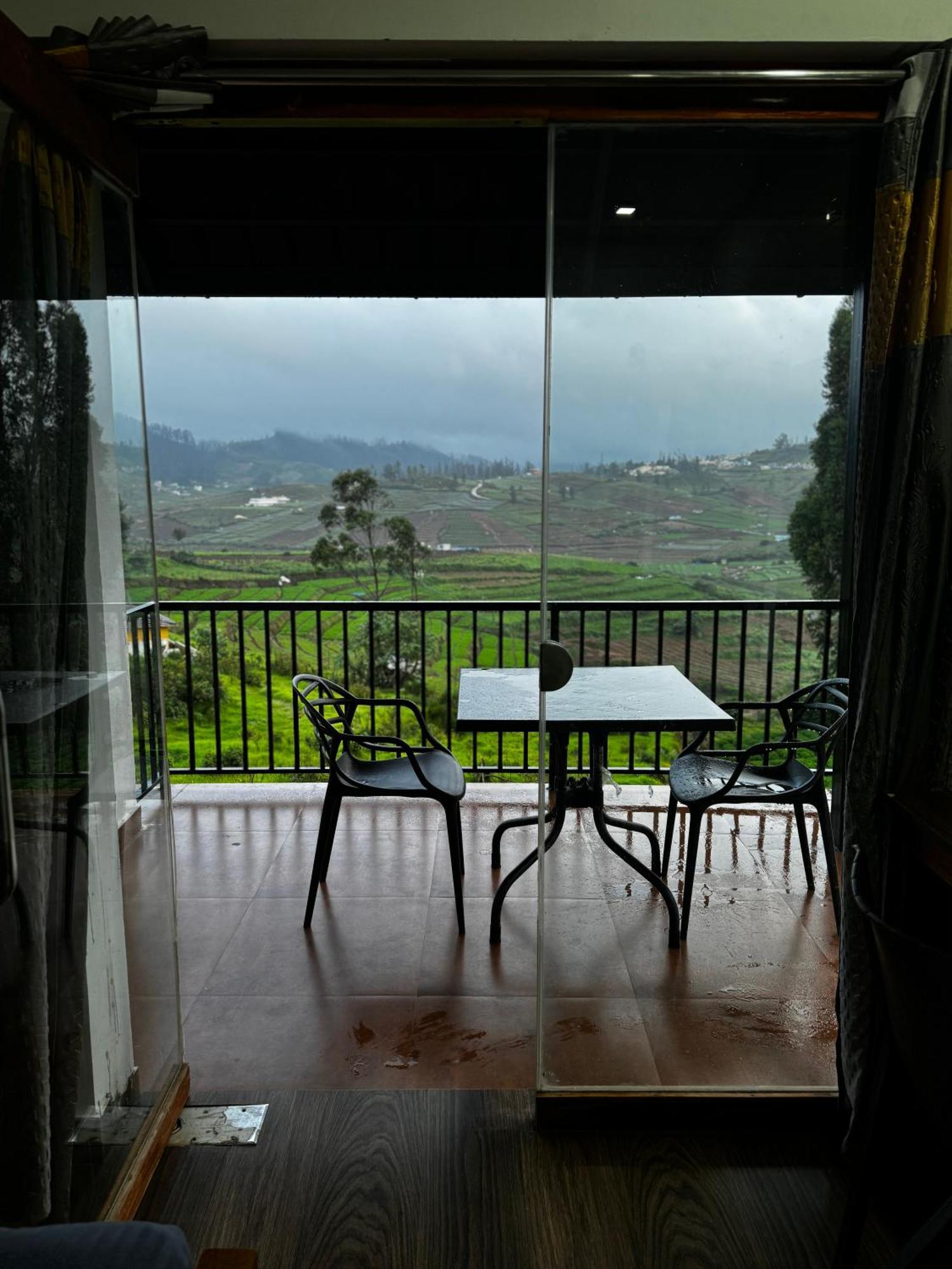 The Wooden Springs Acomodação com café da manhã Ooty Exterior foto
